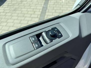 Volkswagen Transporter — photo 15