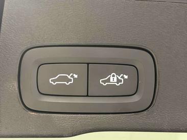 Volvo XC60 T6 Recharge Plus — photo 12