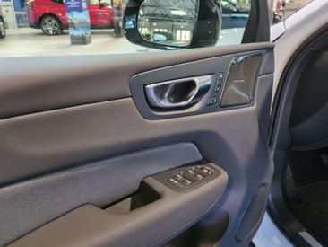 Volvo XC60 T8 Recharge Plus — photo 8