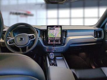 Volvo XC60 T8 Recharge Plus — photo 17