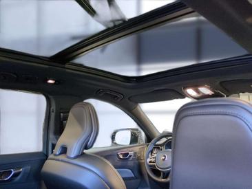 Volvo XC60 T8 Recharge Plus — photo 20