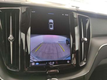 Volvo XC60 B4 Core — photo 8
