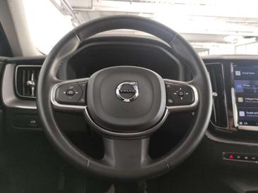Volvo XC60 B4 Core — photo 11