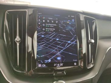 Volvo XC60 B4 Core — photo 13