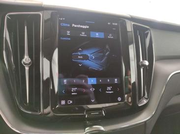 Volvo XC60 B4 Core — photo 14