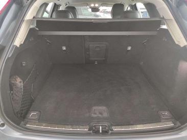 Volvo XC60 B4 Core — photo 18