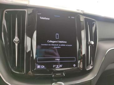Volvo XC60 B4 Core — photo 24