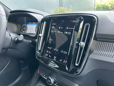 Volvo XC40 T5 Recharge R-Design — photo 24