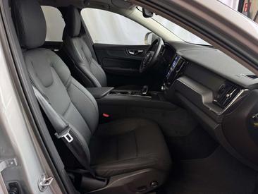 Volvo XC60 T6 Recharge — photo 32