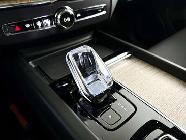 Volvo XC60 T6 Recharge Plus — photo 21
