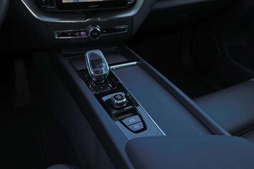 Volvo XC60 T6 Recharge Plus — photo 9