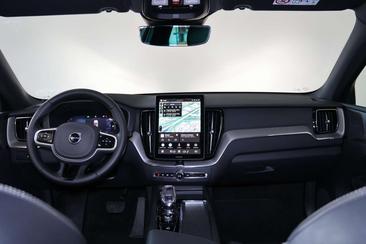 Volvo XC60 T6 Recharge Plus — photo 17