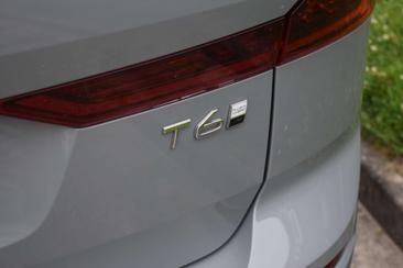 Volvo XC60 T6 Recharge Plus — photo 17