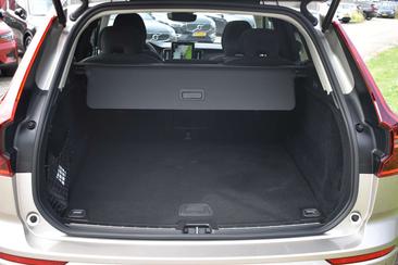 Volvo XC60 T6 Recharge Plus — photo 18