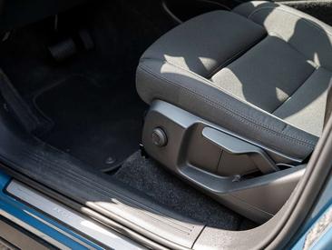 Volvo XC40 Recharge Core — photo 24