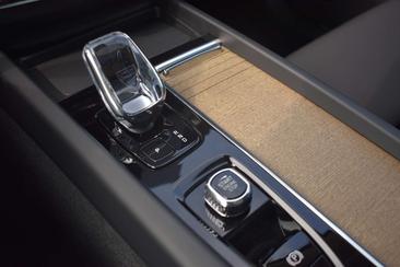 Volvo XC60 T6 Recharge Plus — photo 44