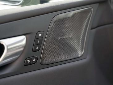 Volvo XC60 T8 Recharge Plus — photo 29