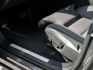 Volvo XC60 T8 Recharge Plus — photo 30