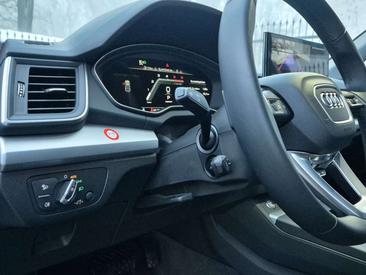 Audi Q5 40 TDI — photo 10