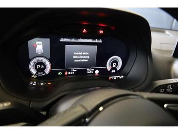 Audi Q2 S Line — photo 5