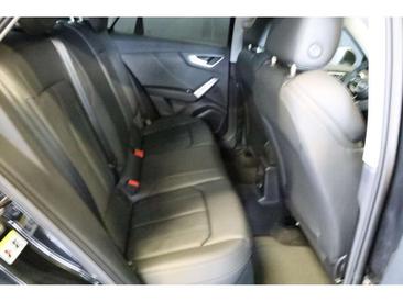 Audi Q2 S Line — photo 10