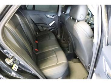 Audi Q2 S Line — photo 11