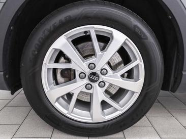 Audi Q3 45 TFSI E — photo 4