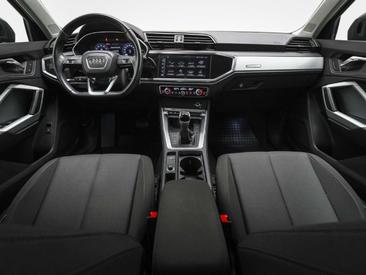 Audi Q3 45 TFSI E — photo 7