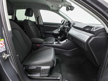Audi Q3 45 TFSI E — photo 16