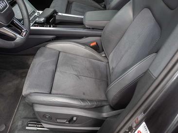 Audi Q8 E-tron S Line 55 — photo 13