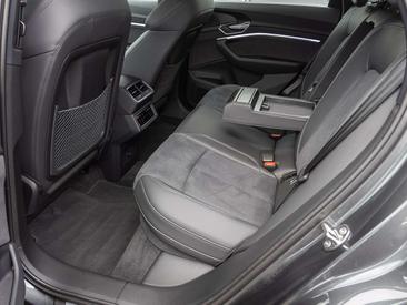 Audi Q8 E-tron S Line 55 — photo 19