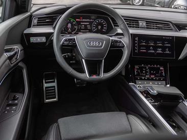 Audi Q8 E-tron S Line 55 — photo 21