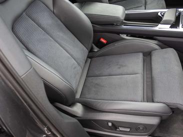 Audi Q8 E-tron S Line 55 — photo 24