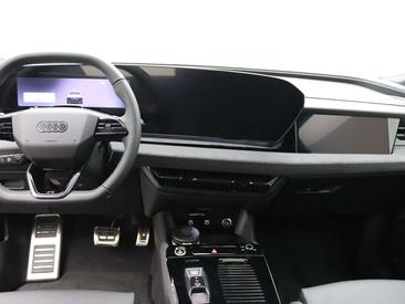 Audi Q6 E-tron S-LINE — photo 16