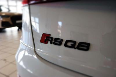 Audi RSQ8