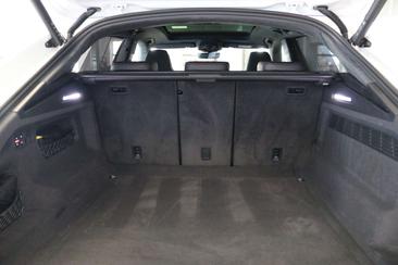 Audi RSQ8 — photo 6
