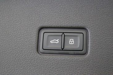Audi RSQ8 — photo 8