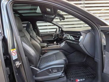 Audi SQ7 Competition — photo 12