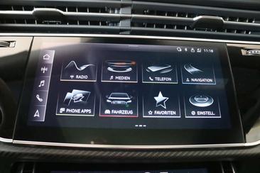 Audi RSQ8 — photo 22