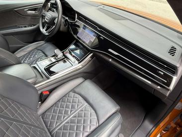 Audi SQ8 4.0 TFSI — photo 16