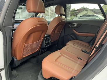 Audi Q8 S Line Competition+ 50 — photo 24