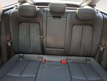 Audi A6 Avant 40 TDI — photo 9