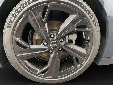 Audi A6 E-tron S Line — photo 11
