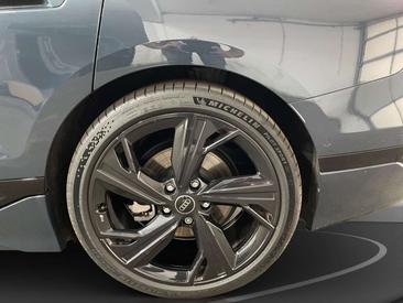 Audi A6 E-tron S Line — photo 12
