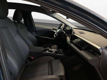 Audi A6 E-tron S Line — photo 16