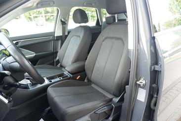 Audi Q3 Advanced 35 TFSI — photo 8