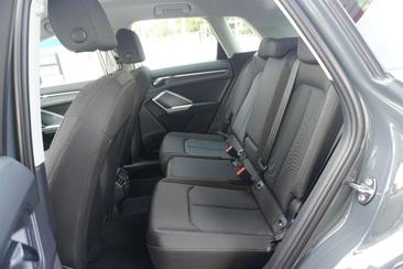 Audi Q3 Advanced 35 TFSI — photo 11