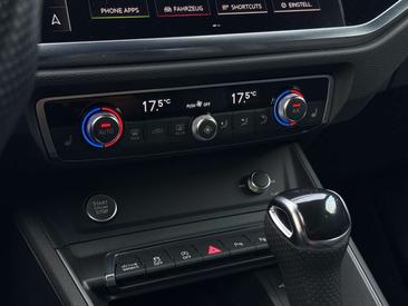 Audi Q3 S Line — photo 28