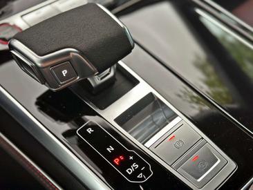 Audi RSQ8 Performance — photo 17