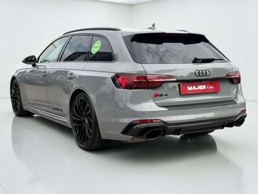 Audi RS4 Avant — photo 11